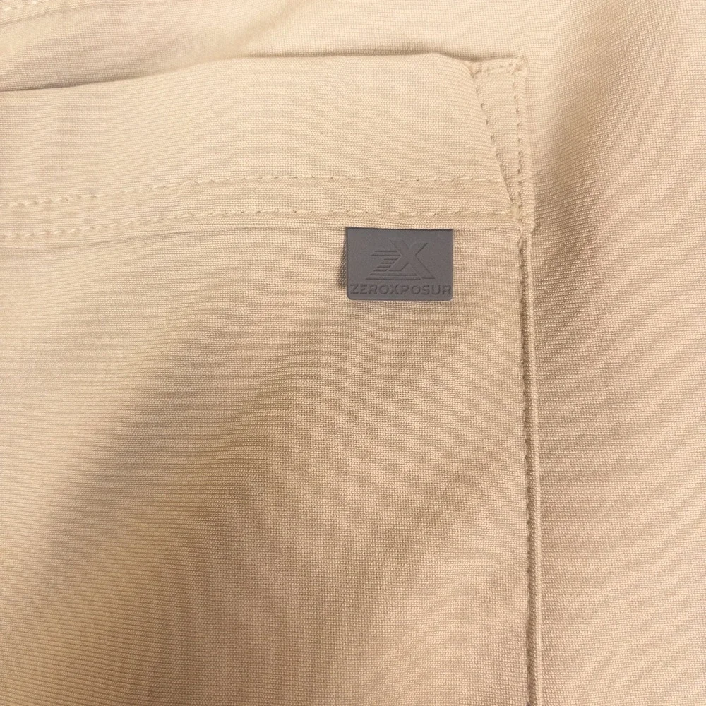 ZeroXposur Mens Performance Cargo Shorts Tan Khaki Stretch Hiking Golf Size 40